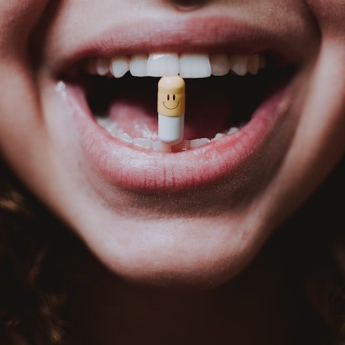 come curare il piercing alla lingua